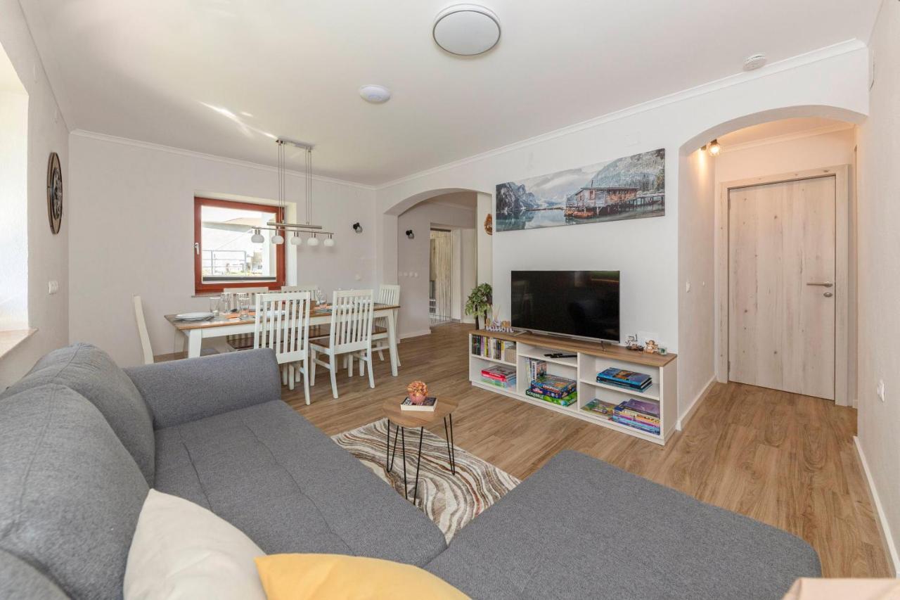 Apartments Ribnica ボーヒニ エクステリア 写真
